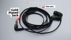 highlighting gold plated jack and flat wire of boat bassheads 225 review